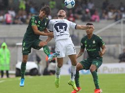 Acción del partido entre Pumas y Santos en el estadio Olímpico Universitario. EFE / M. Guzmán