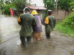 En el municipio de Coyuca de Benítez, en Guerrero, activaron el Plan DN-III y evacuaron a familias en peligro por las inundaciones. ESPECIAL