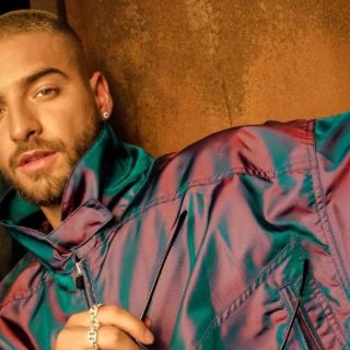 Maluma canta "El triste" en honor a José José