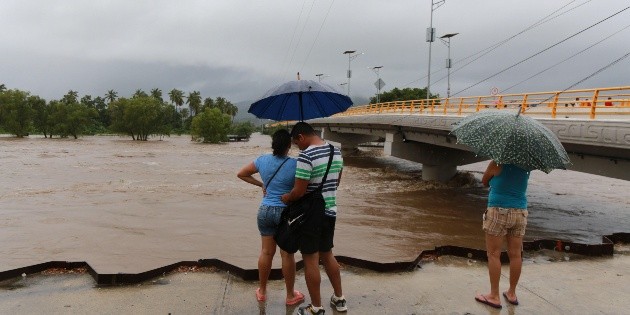 Evalúan cauces de ríos por fuertes lluvias en Colima | El Informador