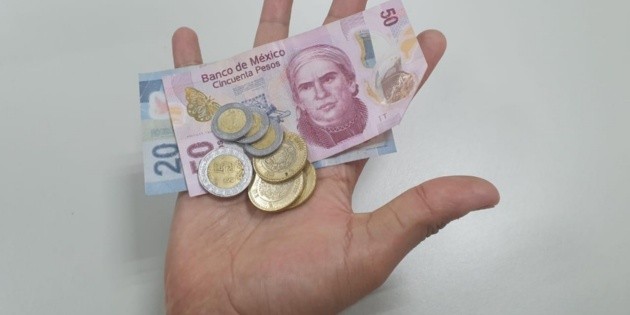 "Gobierno analiza aumento al salario m&iacute;nimo", afirma L&oacute;pez Obrador