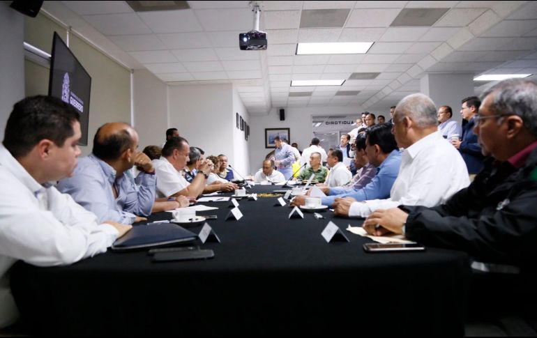 El gobernador Héctor Astudillo presidió este lunes la sesión del Consejo Estatal de Protección Civil. @HectorAstudillo