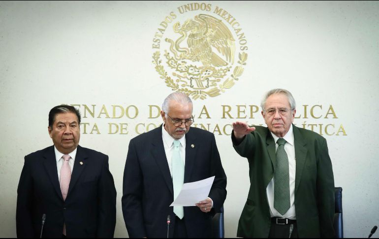 José Alcocer (d) compareció ante el Senado como parte de la glosa del Informe del Presidente. SUN/D. Simón
