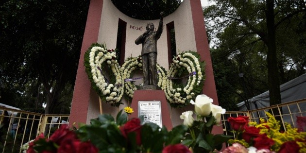Jaime Camil Garza alza la mano para traer el cuerpo de Jos&eacute; Jos&eacute;