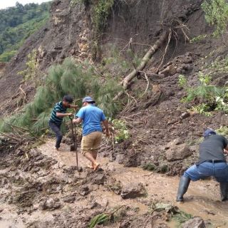 Suman dos muertos tras paso de tormenta “Narda” por Oaxaca