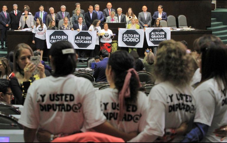 En opinión de la Asociación Mexicana de Etiquetado Nutrimental, los nuevos marbetes podrían confundir más a los consumidores. NOTIMEX/J. Lira