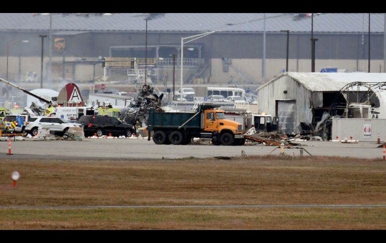 Ebombardero B-17 cayó en aeropuerto Bradley International, en Windsor Locks. AP/J. Hill