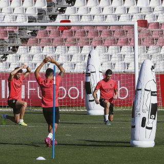 “Chicharito”, en veremos ante el APOEL     