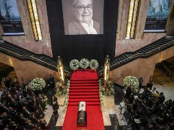 Se prevé que el cuerpo parta del recinto rumbo al Panteón Francés en donde será inhumado mañana. NTX / Q. Blanco