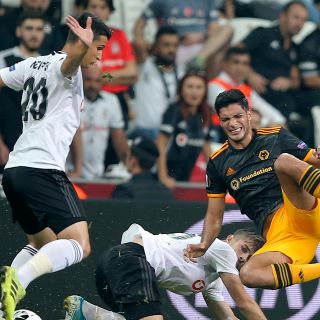 Wolverhampton logra agónico triunfo frente a Besiktas