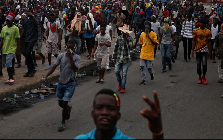 Los manifestantes exigen la renuncia del presidente haitiano Jovenel Moise, implicado en varios escándalos de corrupción. AP/R. Blackwell