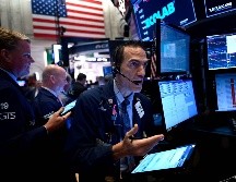 Los principales índice bursátiles se recuperaron mientras un número creciente de inversores esperan una reducción de las tasas de interés de la Fed. AFP/J. Eisele