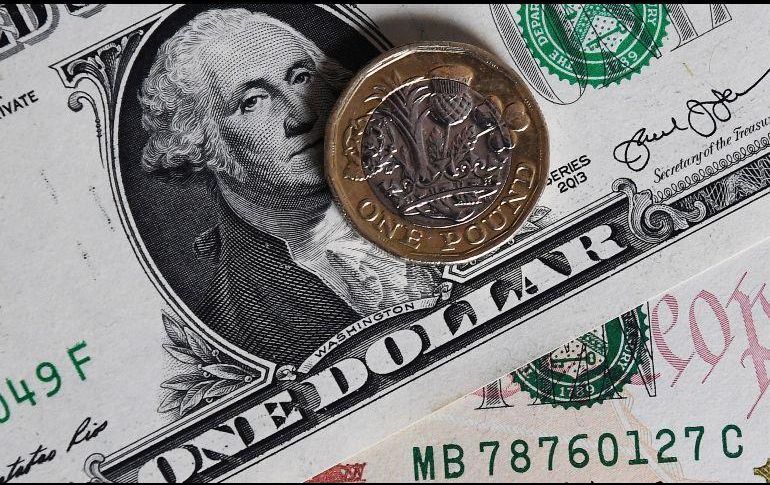 Se espera que el tipo de cambio cotice entre 19.40 y 19.60 pesos por dólar. EFE / ARCHIVO