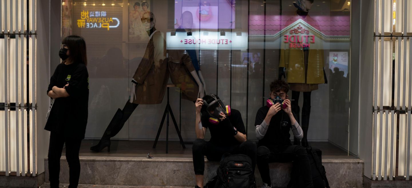 Desde junio, muchos manifestantes empezaron a usar máscaras en las movilizaciones para evitar ser identificados y que se abran diligencias contra ellos. AFP/ F. Dana