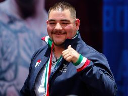 ''Para mi preparación querían que yo estuviera encerrado como un animal para salir como un animal el día de la pelea en Arabia Saudita'', compartió el púgil mexicano. IMAGO7