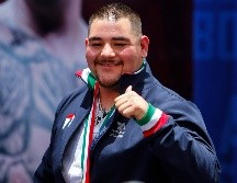 ''Para mi preparación querían que yo estuviera encerrado como un animal para salir como un animal el día de la pelea en Arabia Saudita'', compartió el púgil mexicano. IMAGO7