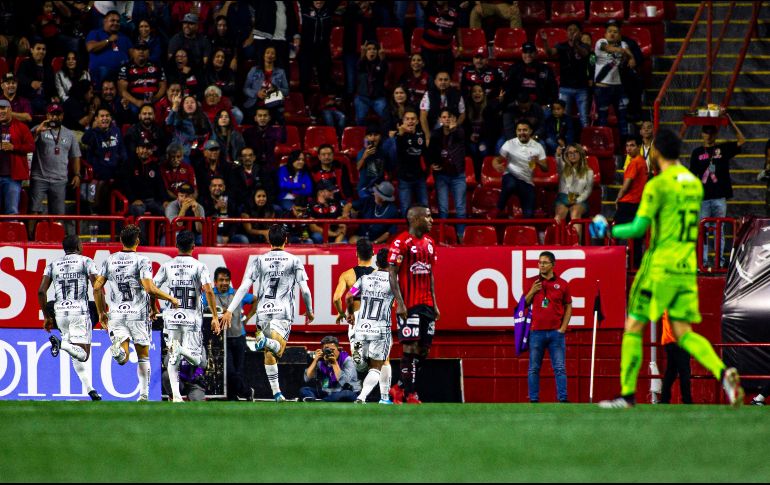 A lo Atlas. Los Zorros festejan tras el gol del empate, en la postrimería del partido. IMAGO7/X. Hernández