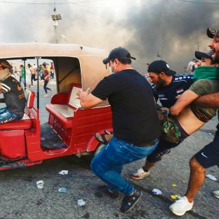 Suman ya 102 muertes por protestas en Iraq