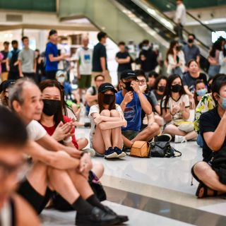 Hong Kong no descarta vetar el acceso a Internet para frenar protestas