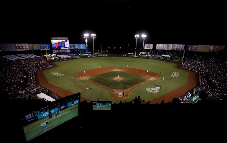Omar Canizales, presidente de la Liga, destaca que tras expandirse a 10 franquicias, el circuito de beisbol invernal podrá corregir algunos viejos vicios que empañaban su desarrollo en postemporada. EL INFORMADOR / ARCHIVO