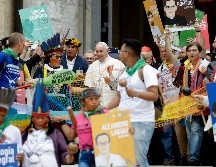 El Papa camina en procesión en el marco del Sínodo de la Amazonía en el Vaticano. AP/A. Medichini