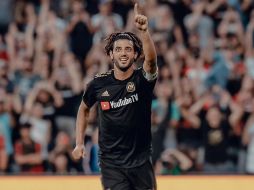 El domingo, el atacante marcó un triplete que le dio el triunfo a los suyos y que le otorgó la etiqueta de máximo anotador en la historia de una temporada de la MLS. TWITTER / @11carlosV