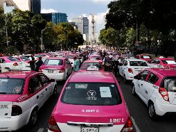 Taxistas se congregan alrededor del Ángel de la Independencia. AP/M. Ugarte