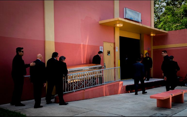Las cenizas de José José serán divididas entre Miami y México. AFP / E. Uzcategui