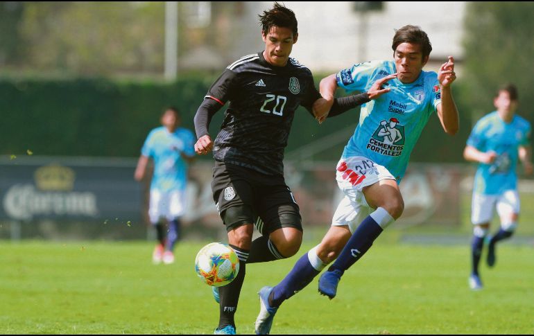 El canterano de Chivas, Luis Puente, (#20) es el sublíder de goleo del Apertura 2019 con siete dianas. IMAGO7