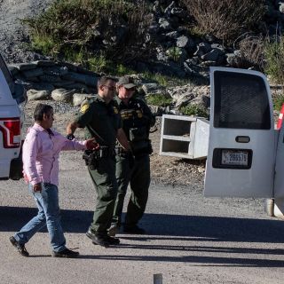 Detenciones en frontera con México sumaron casi un millón en 12 meses