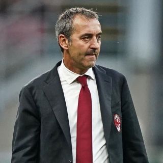 Milan anuncia el cese de su entrenador Marco Giampaolo