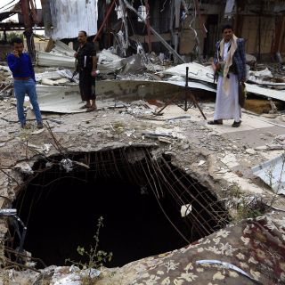 Mueren al menos cuatro niños tras explosión de bomba en Yemen