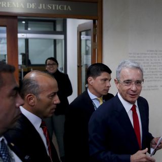 Corte Suprema colombiana interroga al expresidente Álvaro Uribe