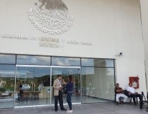 Se les fijó como medidas cautelares no salir del país y solo dejar su casa si necesitan ir al trabajo o al hospital. EL INFORMADOR / S. Blanco