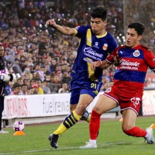 Chivas ni amistosos gana, Monarcas se impuso 1-0