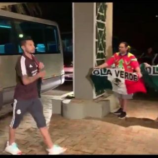 Critican a seleccionados por ignorar a dos aficionados en Bermudas