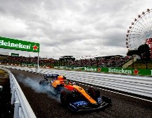 Los pilotos solo dispusieron de las dos sesiones de ensayos libres de este viernes para prepararse para las clasificatorias y para el GP, ya que la tercera sesión del sábado por la mañana quedó anulada. EFE / D. Azubel