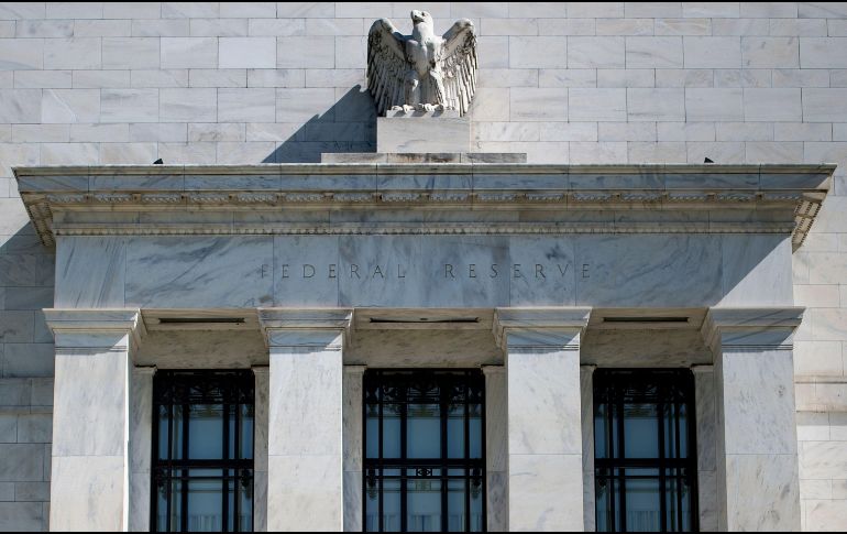 Detalle de la fachada donde está la sede de la Reserva Federal; el organismo asegura que los cambios anunciados hoy son 