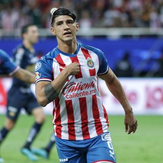 Penales mantienen a Pulido en la pelea por el título de goleo