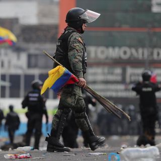 Presidente de Ecuador insta a indígenas al diálogo ante violencia