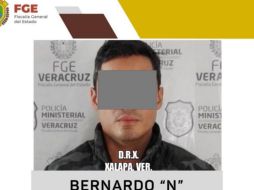 Bernardo Segura Molina fue detenido por su presunta responsabilidad en los delitos de ejercicio indebido del servicio público y abuso de autoridad. ESPECIAL/ Fiscalía de Veracruz