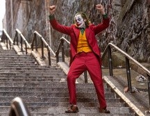 La música que acompaña la escena de las escaleras es polémica. ESPECIAL/WARNER BROS.