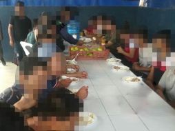 Los extranjeros fueron trasladados al Instituto Nacional de Migración, en Acayucan, para determinar su estatus en el país. TWITTER/@SP_Veracruz
