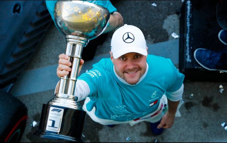 Con el triunfo de Bottas, Mercedes alcanza el doblete por sexto año consecutivo. @ValtteriBottas