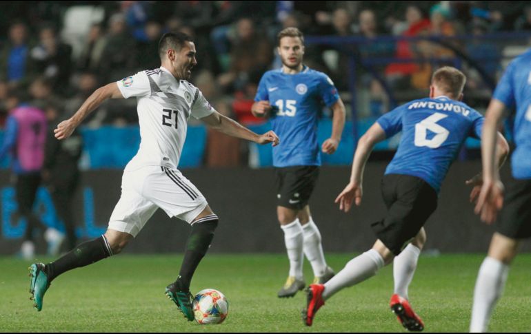 Ilkay Gundogan (#21) se echó el equipo al hombro con dos goles y la asistencia para el tercero. EFE