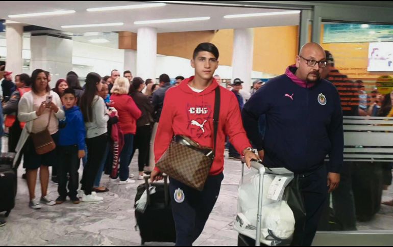 A su arribo a Guadalajara los jugadores guardaron silencio. CHIVAS