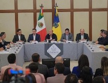 Durante su discurso el Gobernador de Jalisco, Enrique Alfaro, promete avanzar del lugar quinto al tercer lugar en materia de mejora regulatoria a nivel estatal. ESPECIAL/ Gobierno de Jalisco