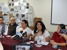 Miriam Cano Núñez (2 d), presidenta de la Comisión Especial para la Consulta Ciudadana, dio a conocer los resultados oficiales. TWITTER@congresobc