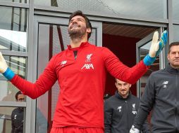 La de este martes es la primera sesión de entrenamiento que completa, después de haberse ejercitado con sus compañeros en los últimos días. TWITTER / @LFC