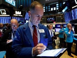El promedio industrial Dow Jones sumó 237 enteros, o 0.9 por ciento, a 27 mil 025 unidades. AP/R. Drew